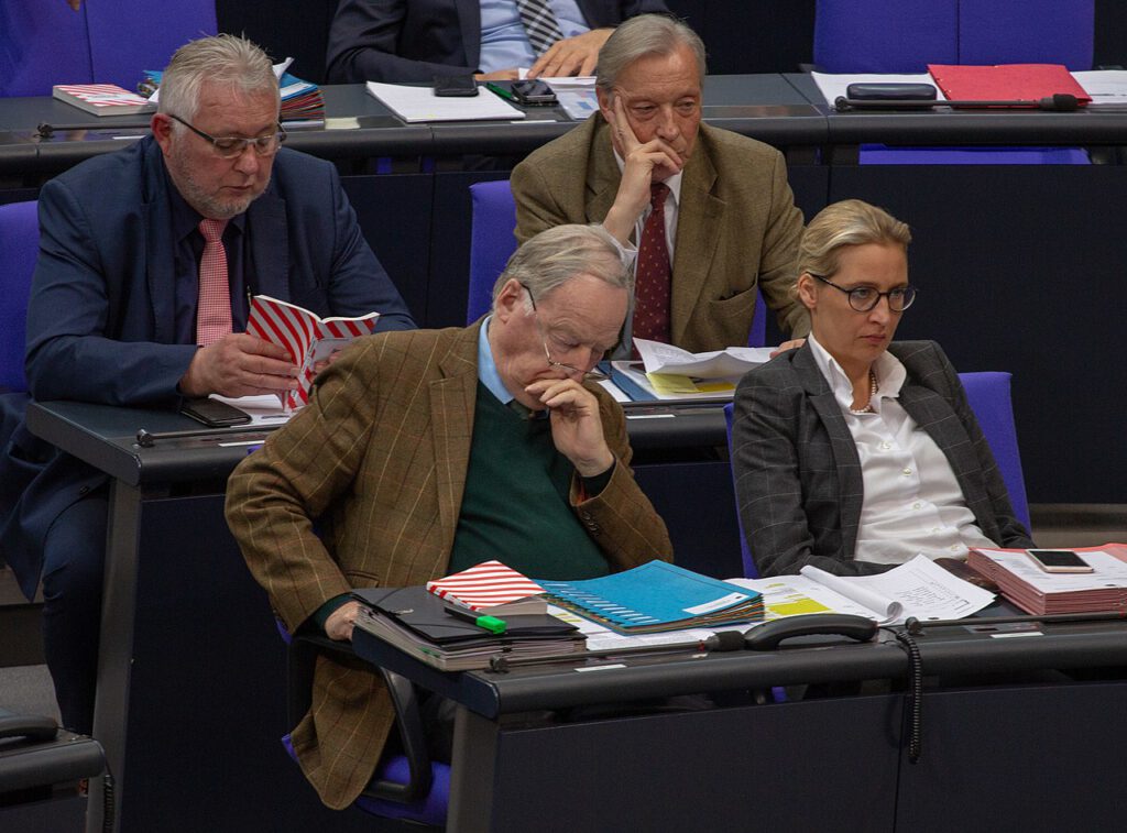 AfD-Bundestagsfraktion, während einer Plenarsitzung im Bundestag am 11. April 2019 in Berlin mit (v.v.l.) Alexander Gauland und Alice Weidel.